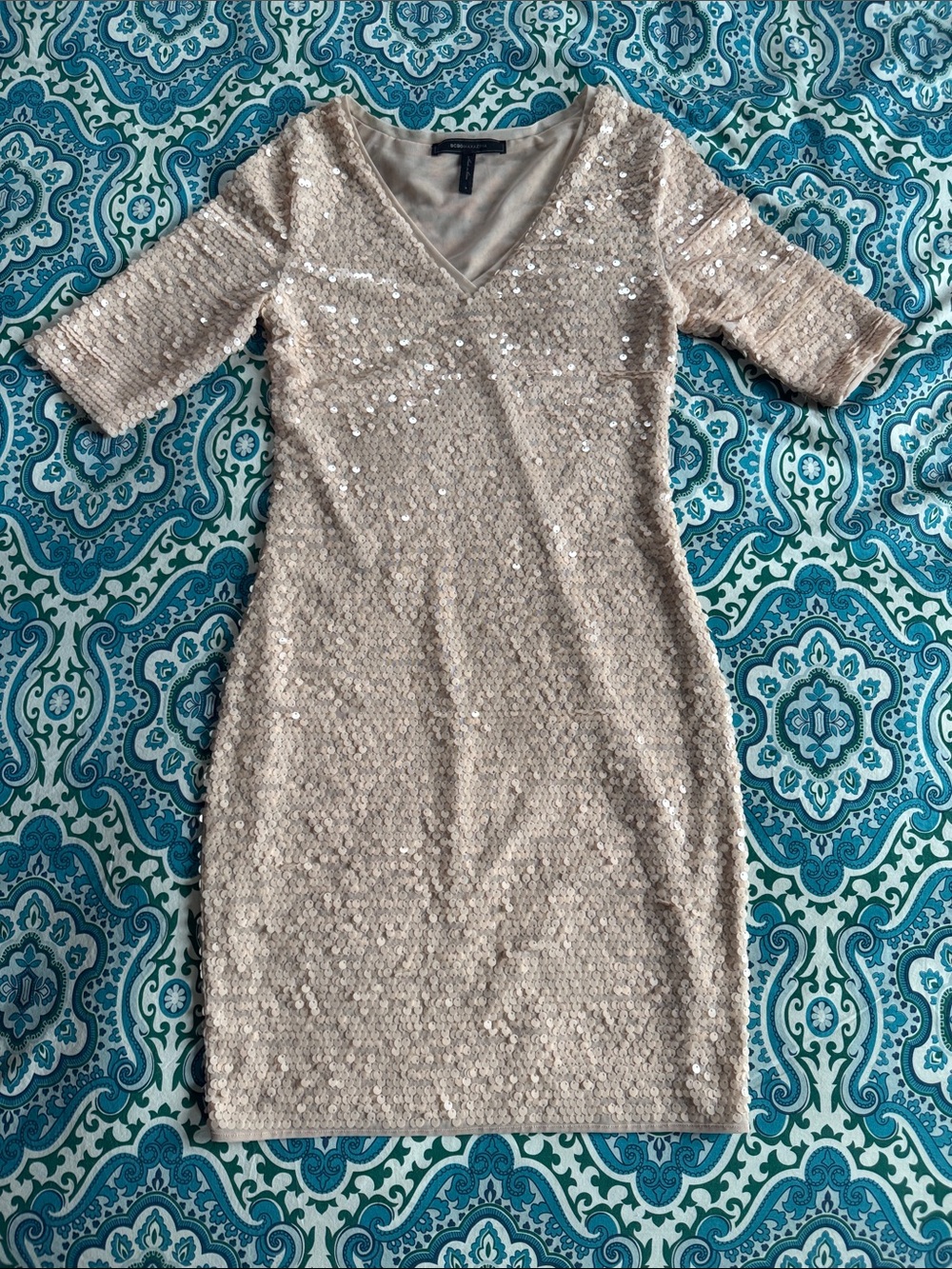 BCBGMaxAzria Champagne Pink Sequin V-Neck Sheath Cocktail Mini Dress size S